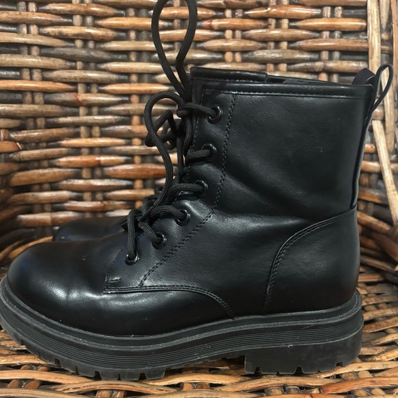 Dream Pairs Black Combat Boots Moto Boots in size 7.5 - Picture 1 of 15